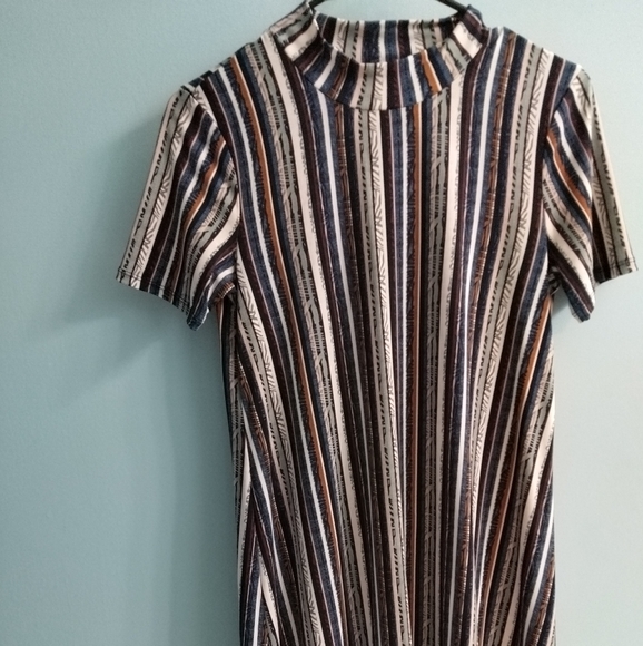 BCBGeneration Dresses & Skirts - BCB Generation Size Small Short Sleeve Vintage Style Midi Dress